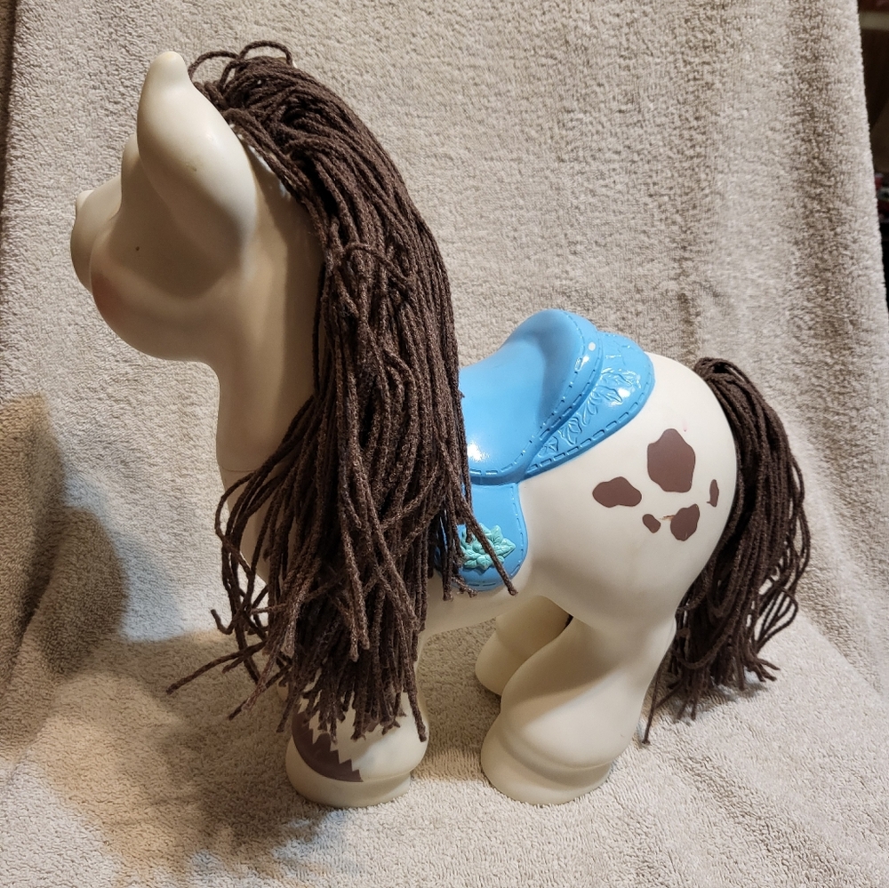 Charming Cream and Blue Pony Toy - Picture 4 of 6